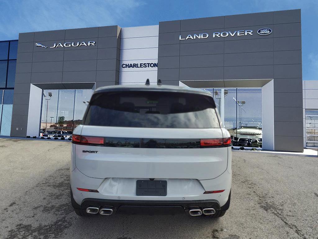 2025 Land Rover Range Rover Sport SE photo 4