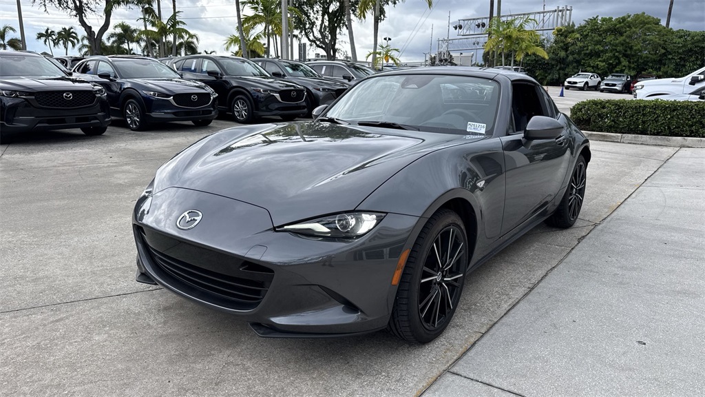2025 Mazda MX-5 Miata Miata RF Grand Touring photo 9
