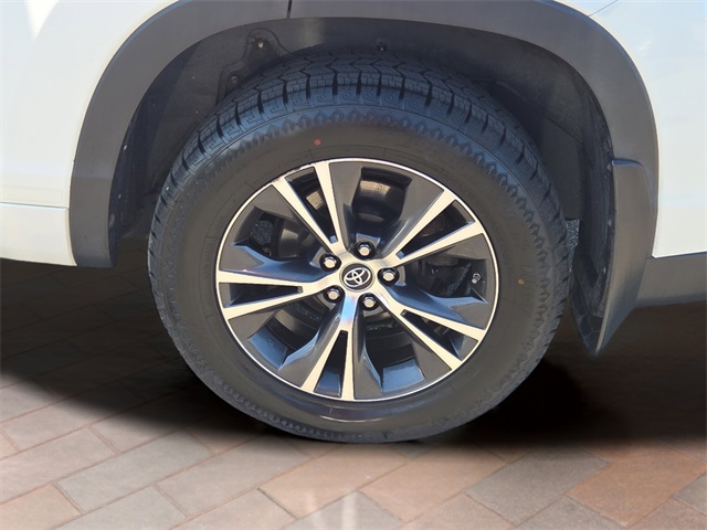 2018 Toyota Highlander LE Plus photo 18