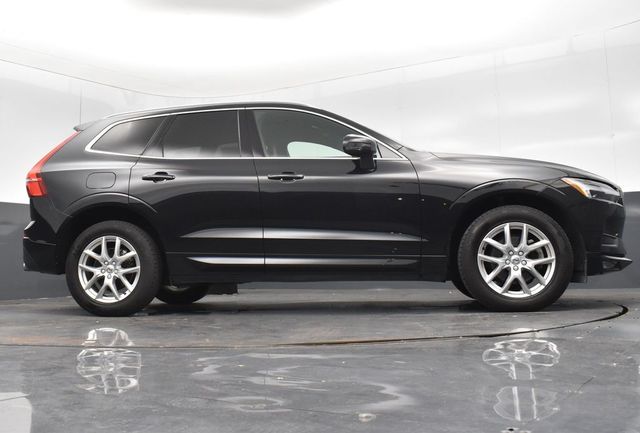 2021 Volvo XC60 T5 Momentum photo 18