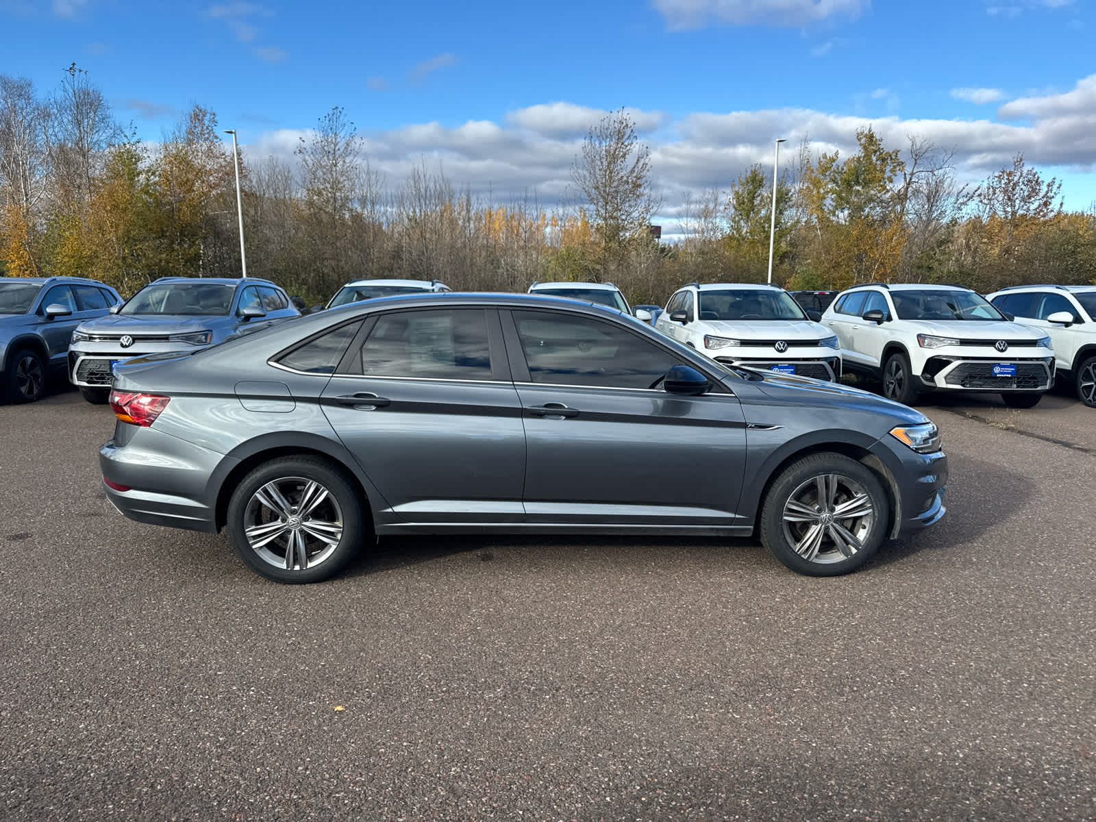 2019 Volkswagen Jetta R-Line photo 4