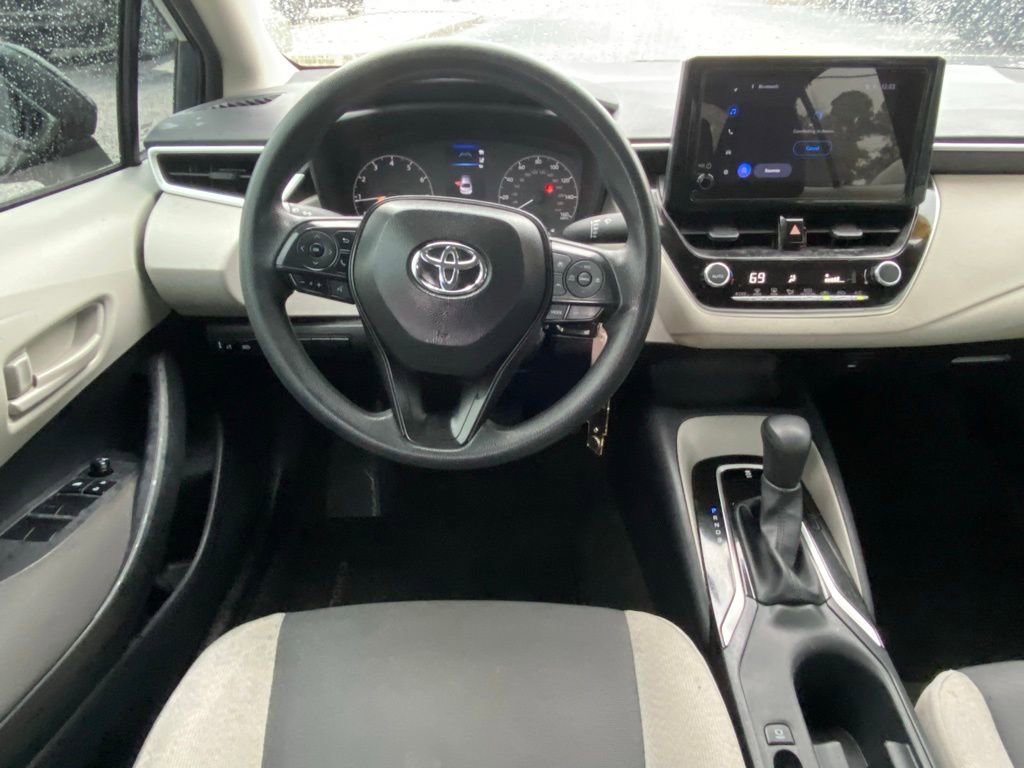 2025 Toyota Corolla LE photo 8