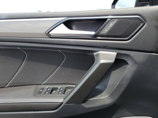 2024 Volkswagen Tiguan SE R-Line Black photo 16