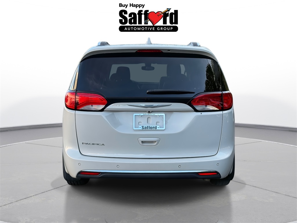 2017 Chrysler Pacifica Touring Plus photo 5