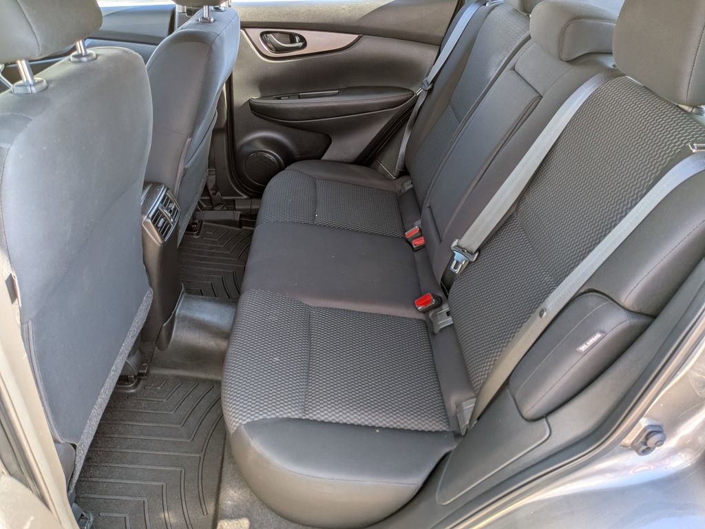 2022 Nissan Rogue Sport S photo 20