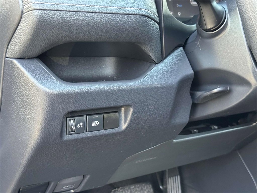 2024 Toyota RAV4 LE photo 4