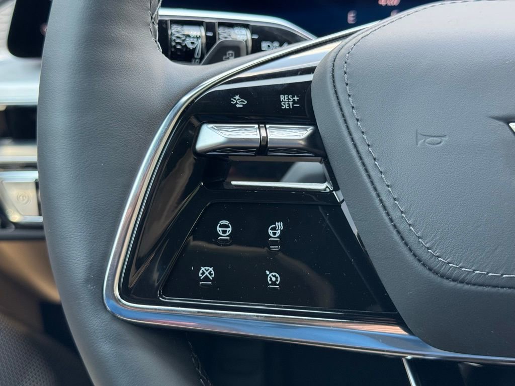 2025 Cadillac Lyriq Luxury photo 26