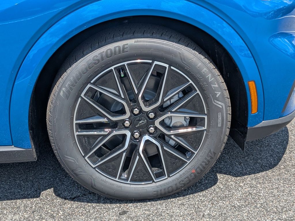 2025 Ford Mustang Mach-E Premium photo 12