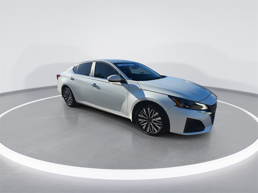 2023 Nissan Altima 2.5 SV photo 2