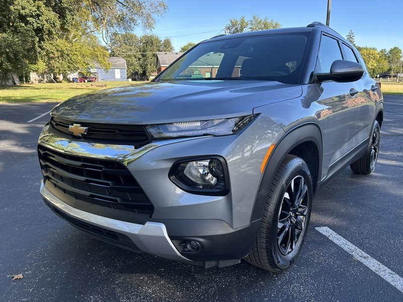 2023 Chevrolet Trailblazer LT photo 3