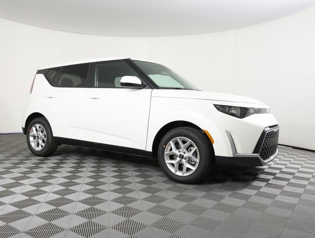 2025 Kia Soul LX photo 2