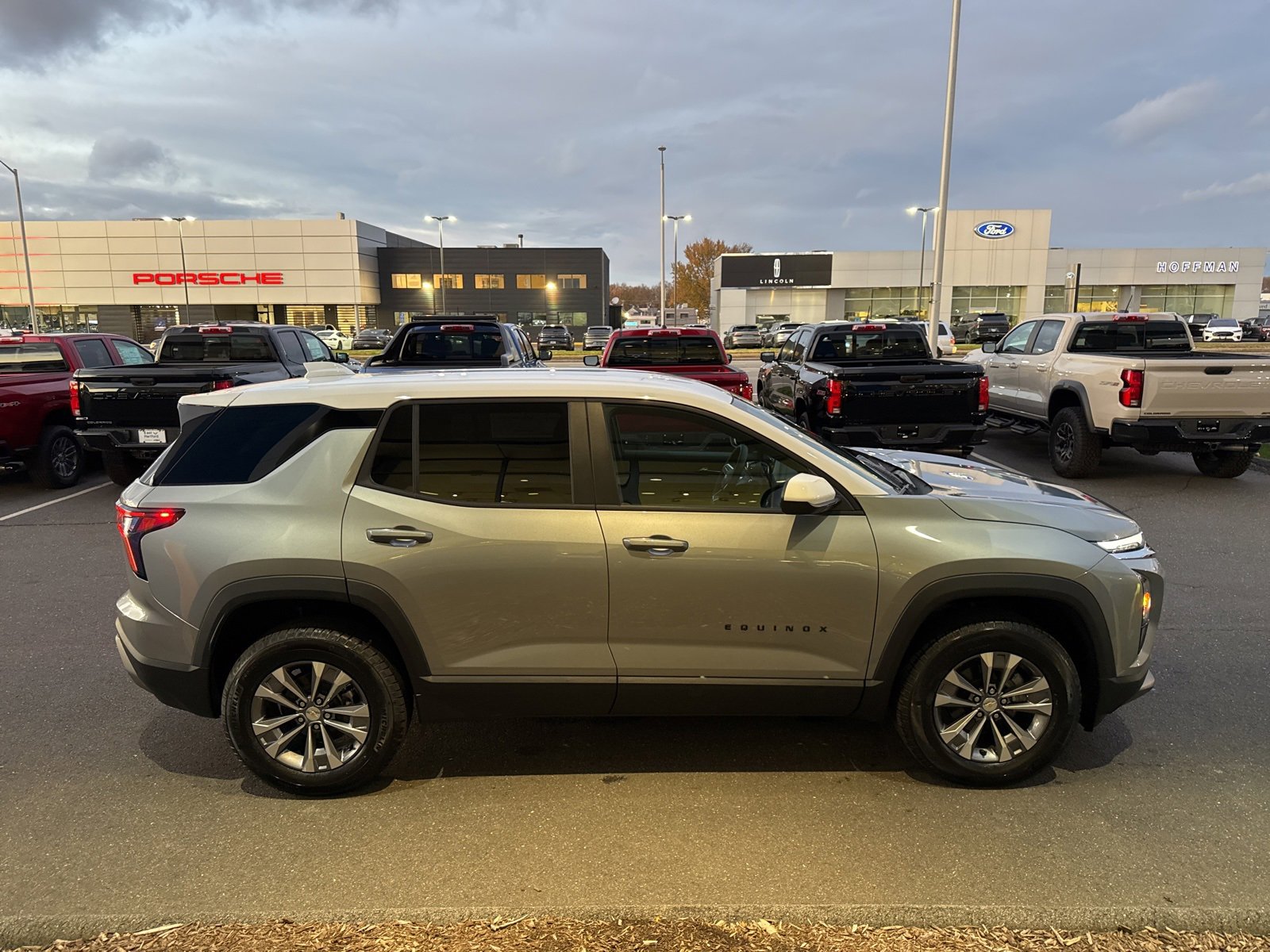 2026 Chevrolet Equinox LT photo 3