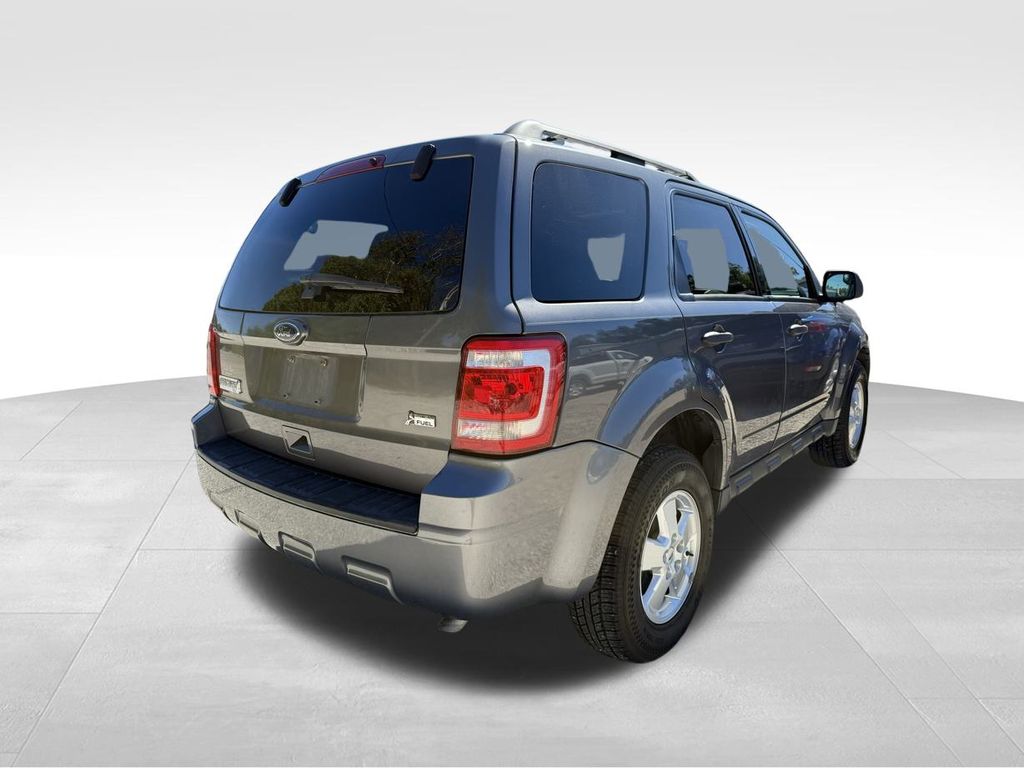 2011 Ford Escape XLT photo 2