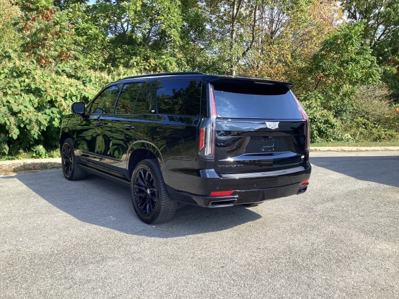 2024 Cadillac Escalade Sport photo 3