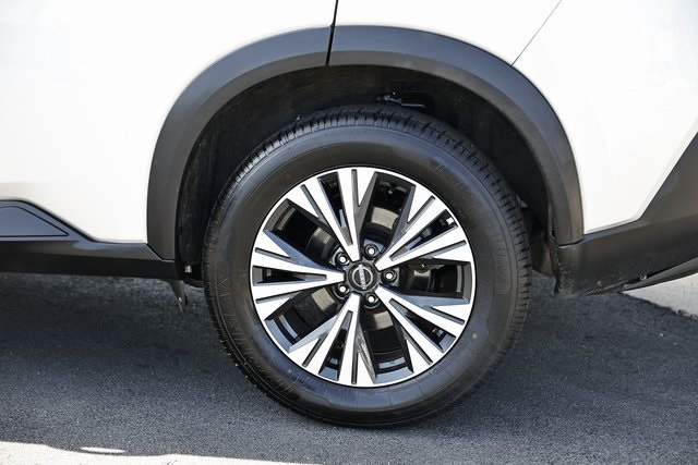 2023 Nissan Rogue SV photo 5