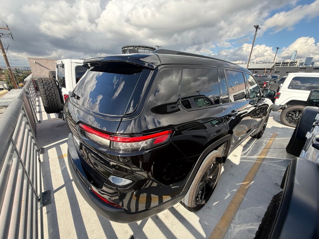 2025 Jeep Grand Cherokee L Altitude's photo