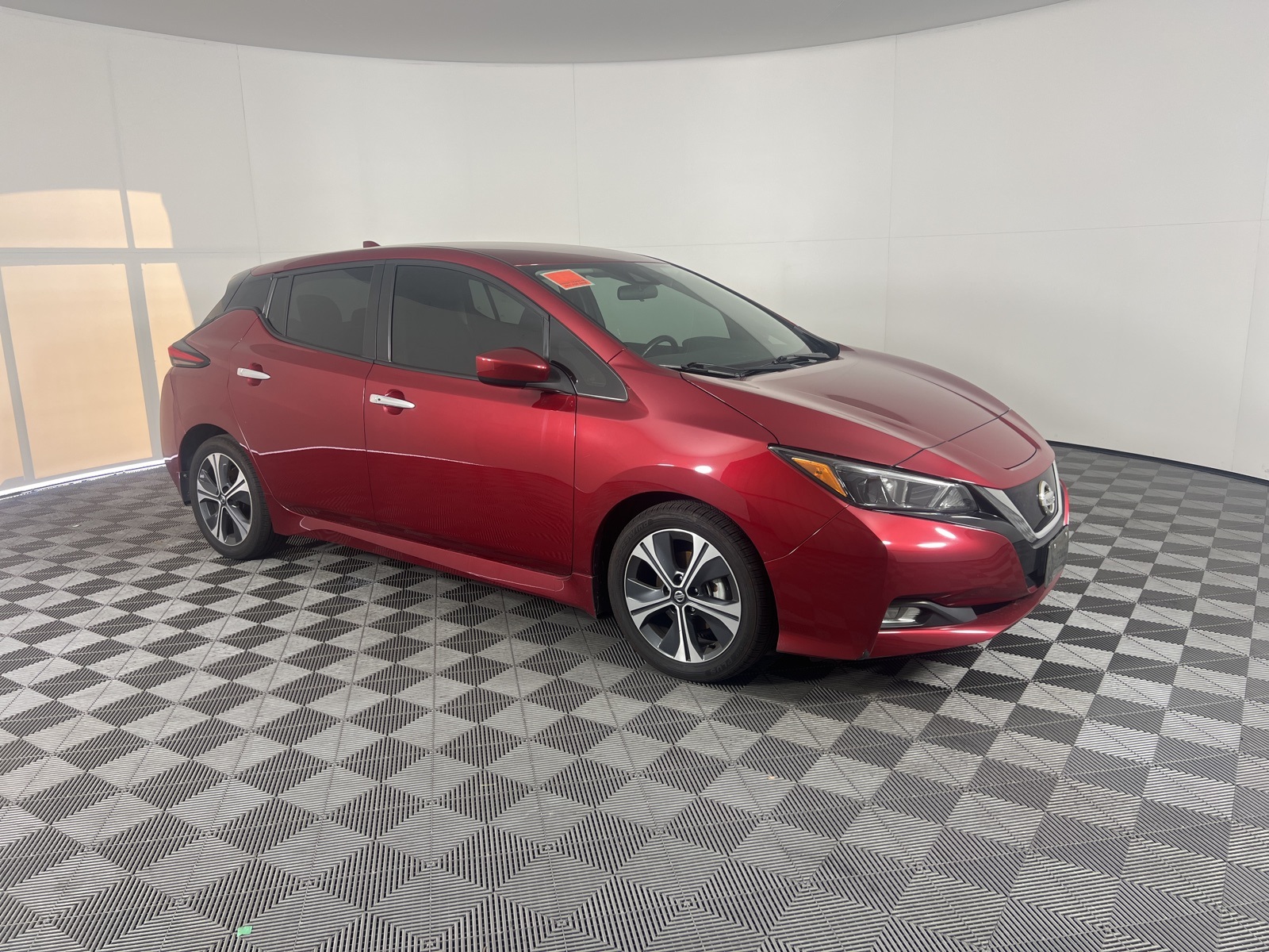 2022 Nissan LEAF SV's photo