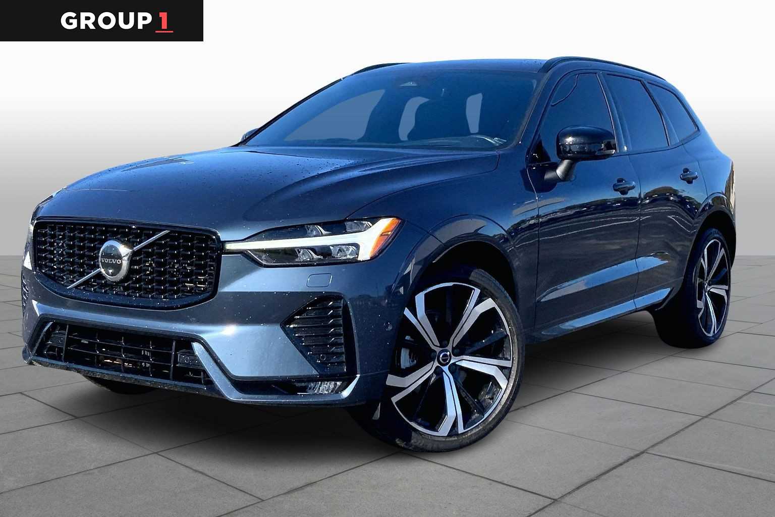 2022 Volvo XC60 R-Design's photo