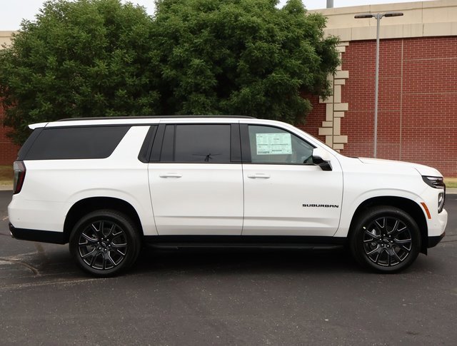 2025 Chevrolet Suburban RST photo 34