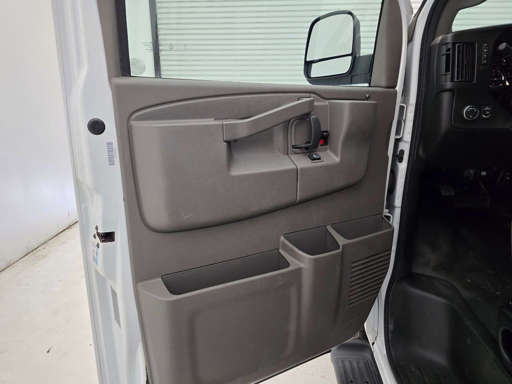 2022 Chevrolet Express 3500 LS photo 24
