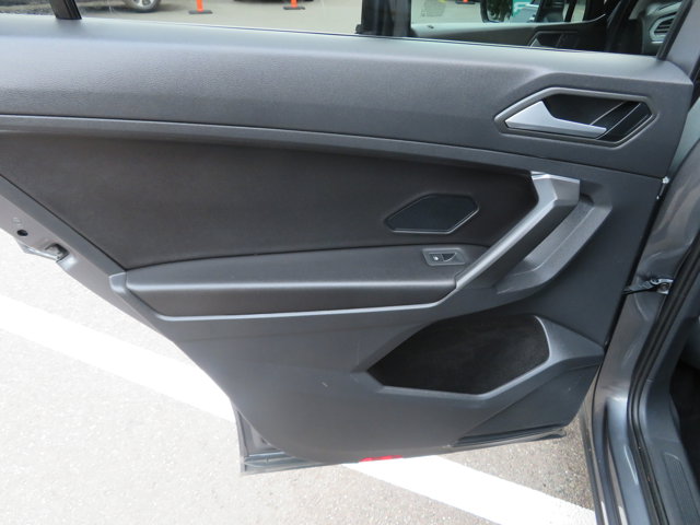 2021 Volkswagen Tiguan SE photo 16