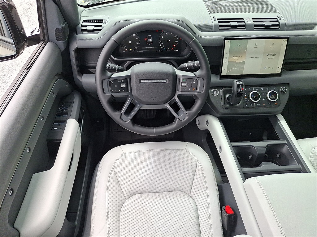2025 Land Rover Defender 110 S photo 8