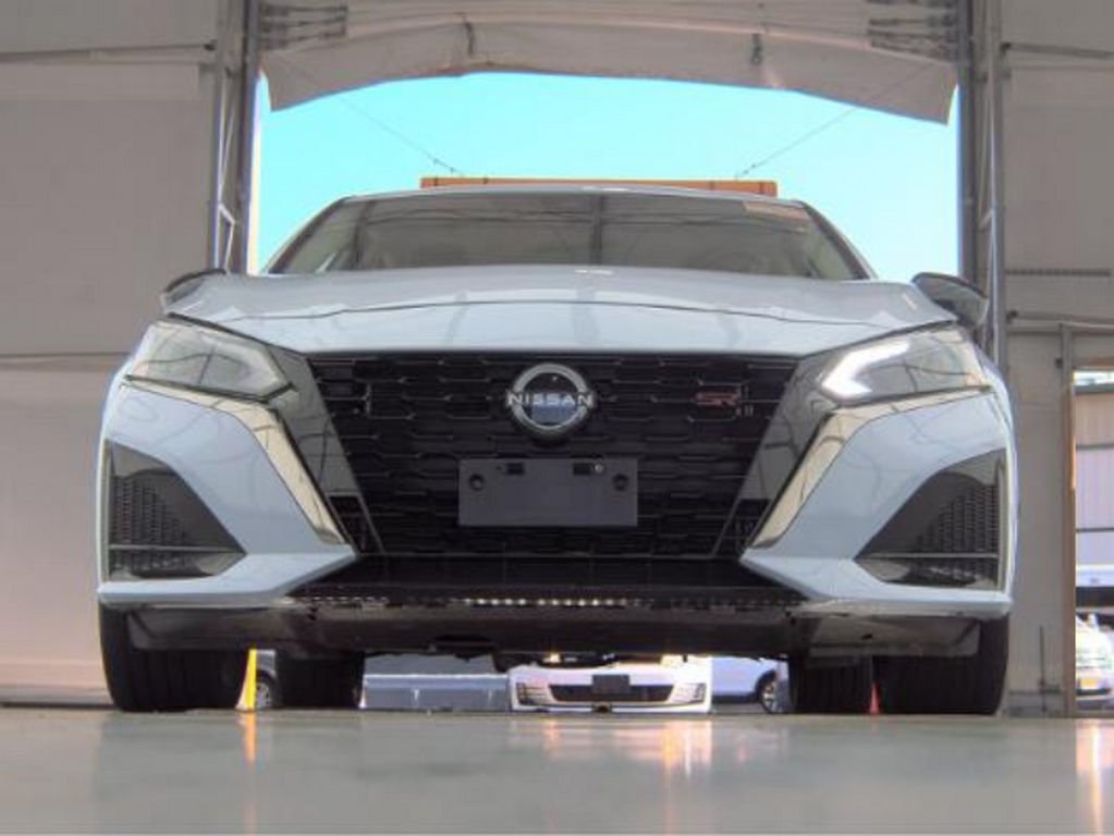 2024 Nissan Altima SR photo 4
