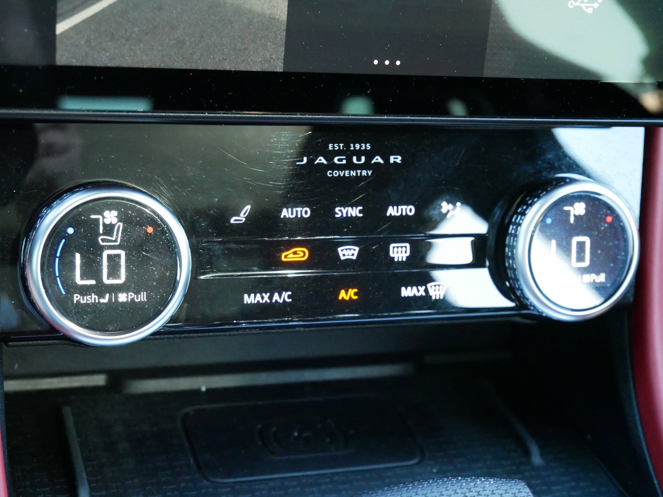 2023 Jaguar F-PACE SVR photo 29