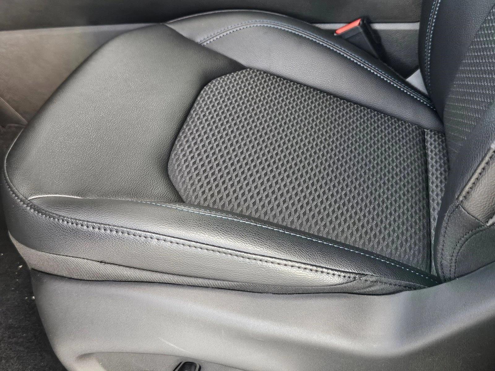 2026 Jeep Compass Latitude Sport photo 2