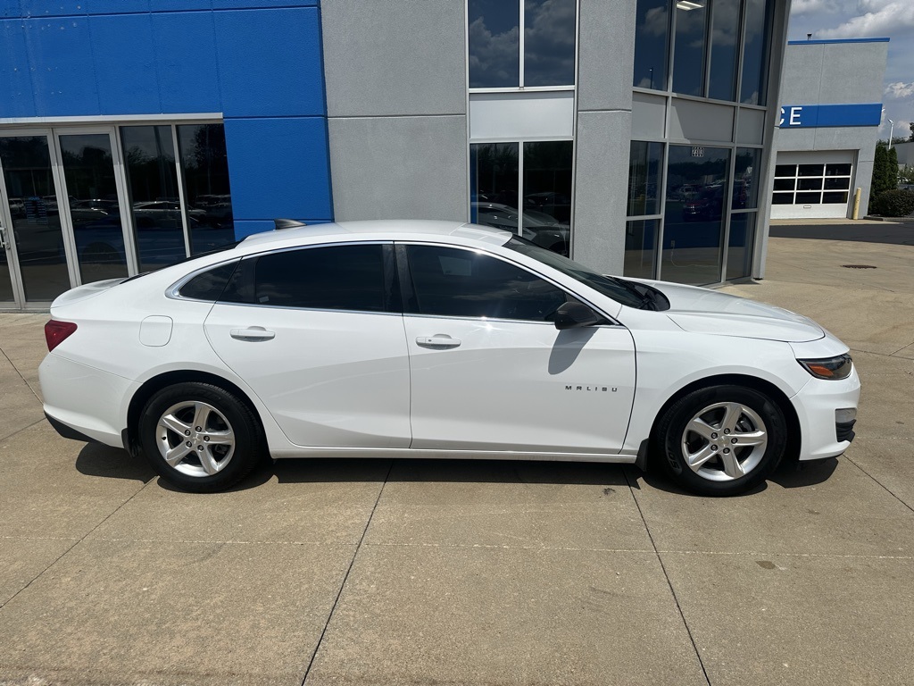 2021 Chevrolet Malibu photo 4