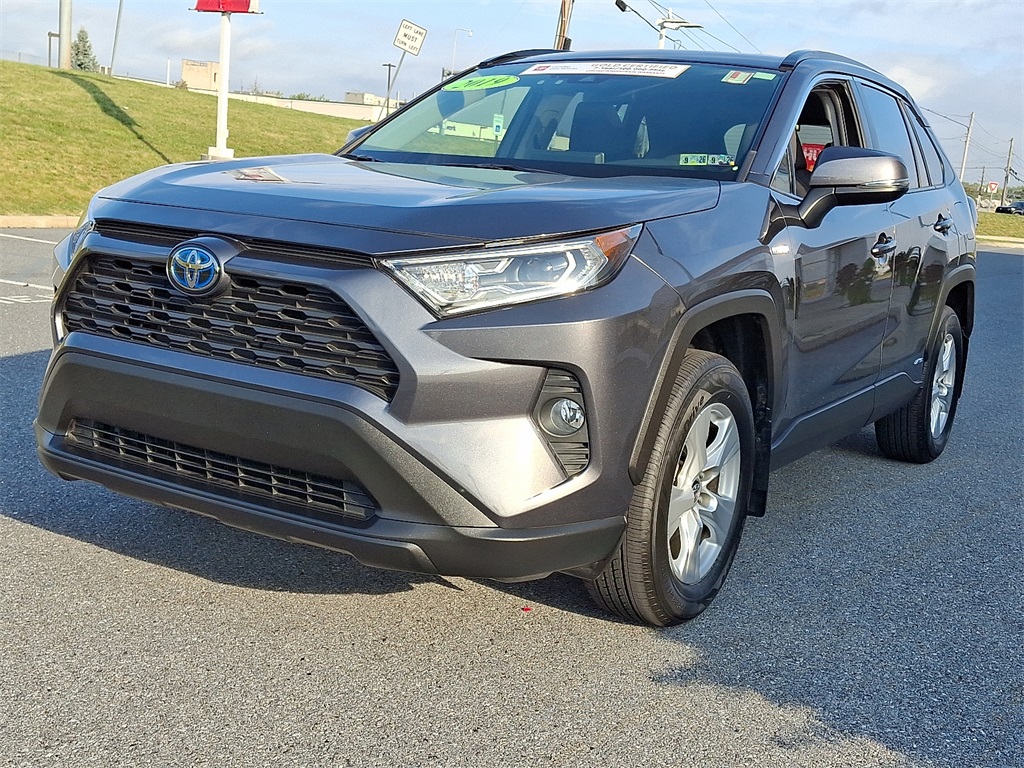 2019 Toyota RAV4 Hybrid XLE photo 3