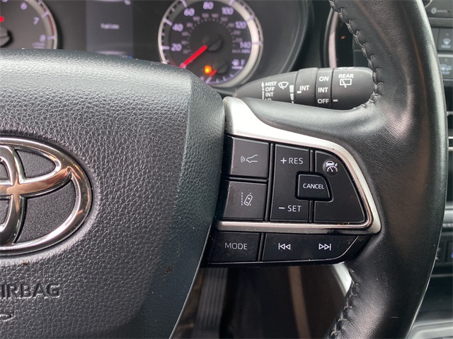 2022 Toyota Highlander LE photo 20