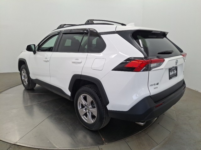 2023 Toyota RAV4 XLE photo 5