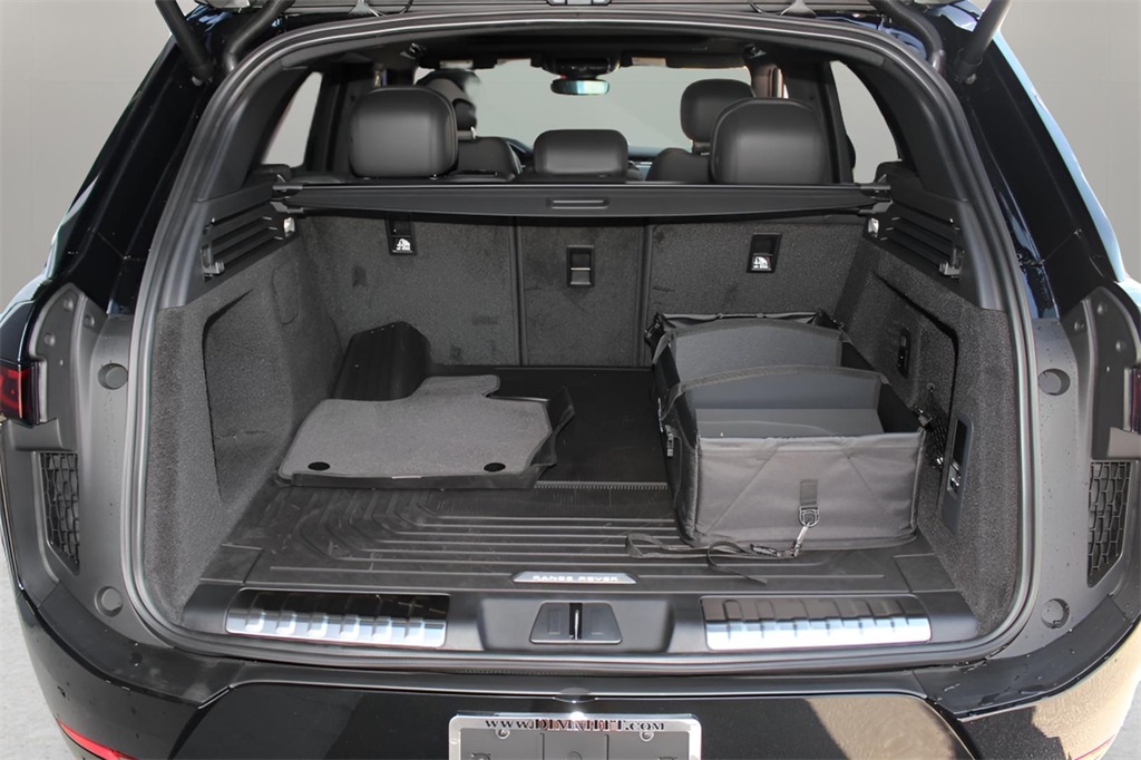 2025 Land Rover Range Rover Sport SE photo 15