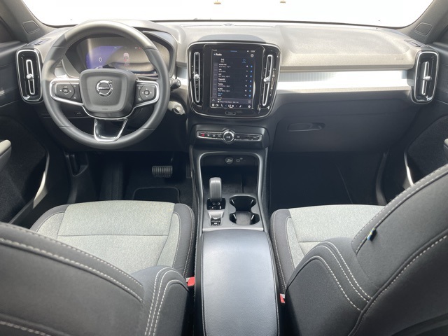 2024 Volvo XC40 Core photo 16