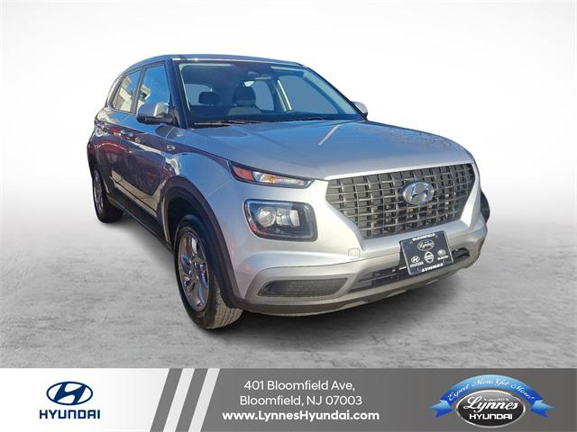 2023 Hyundai Venue SE's photo