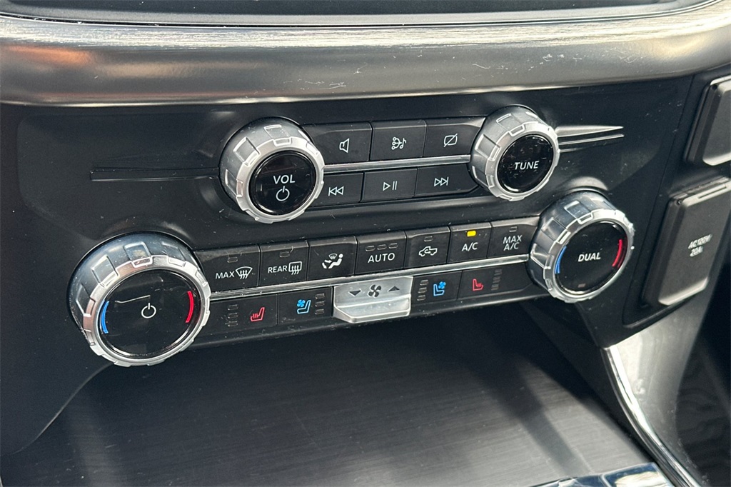 2023 Ford F-150 Lariat photo 18