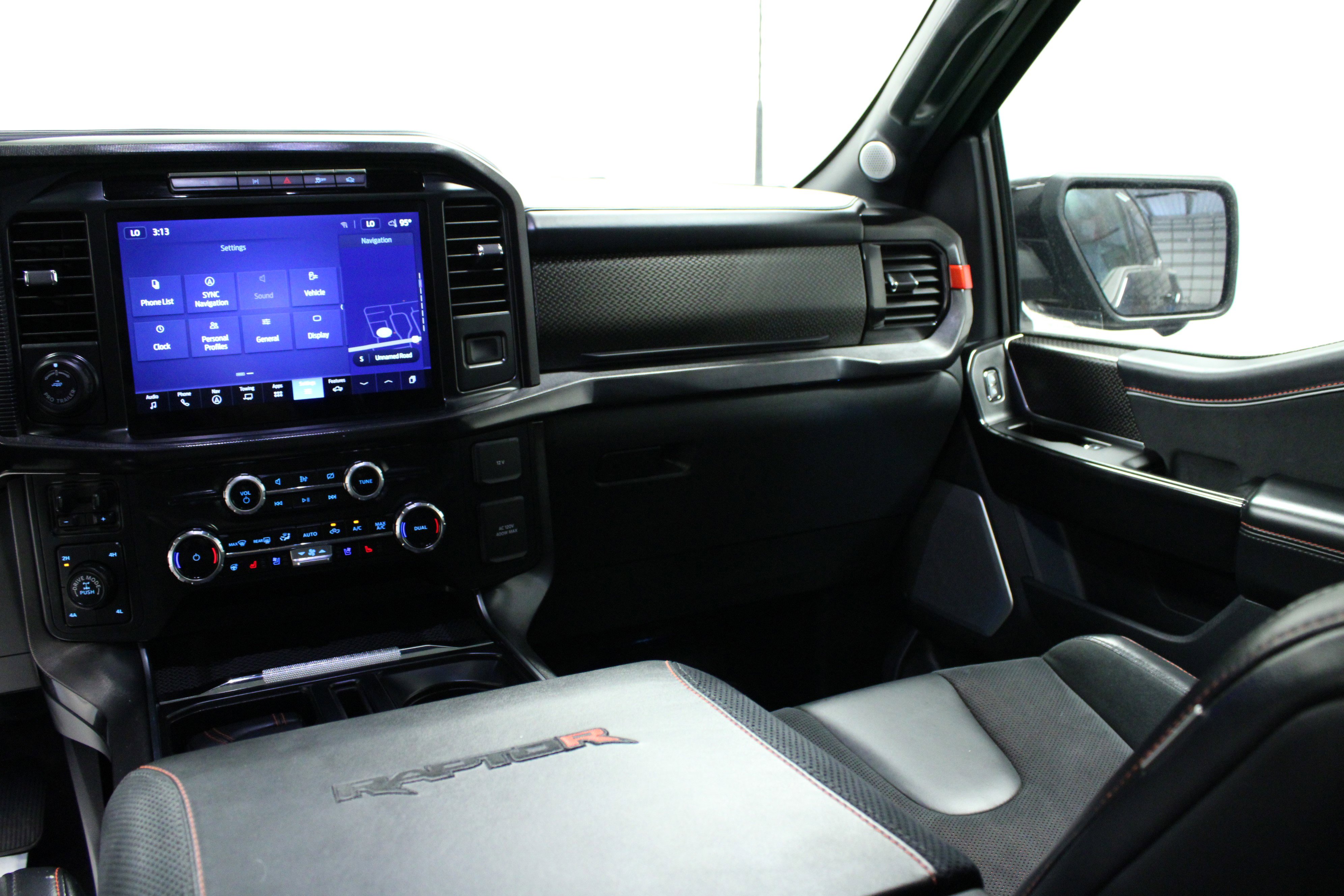 2024 Ford F-150 Raptor photo 17