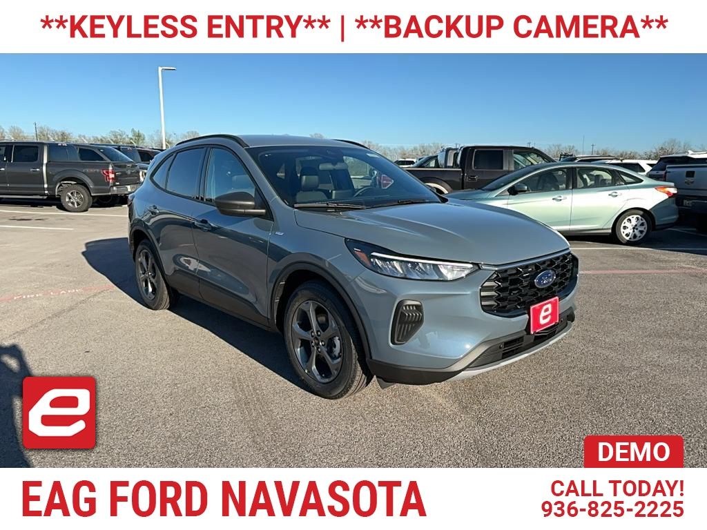 2025 Ford Escape ST-Line's photo