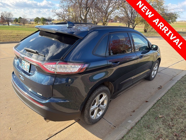 2017 Ford Edge SE photo 3