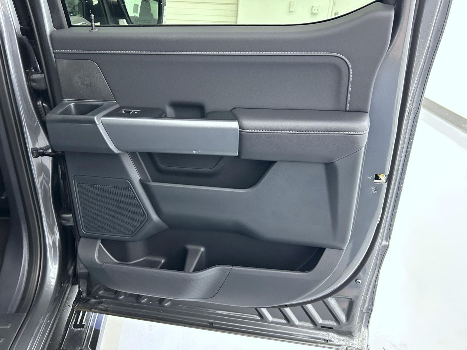 2025 Ford F-150 XLT photo 17