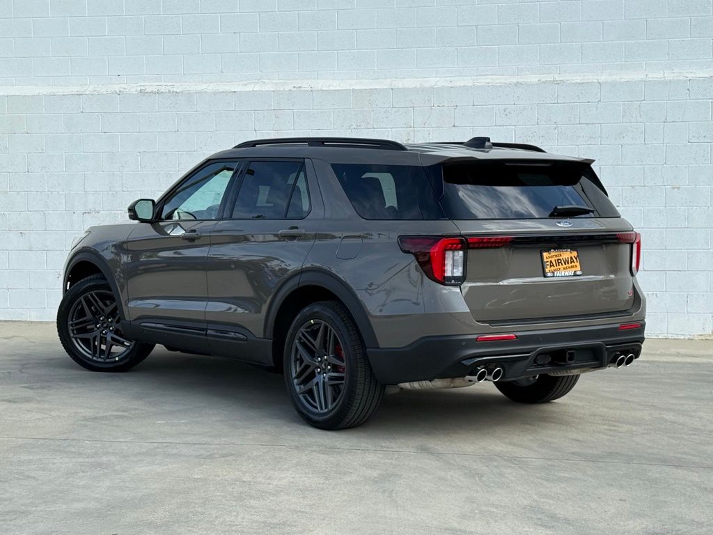2026 Ford Explorer ST photo 3