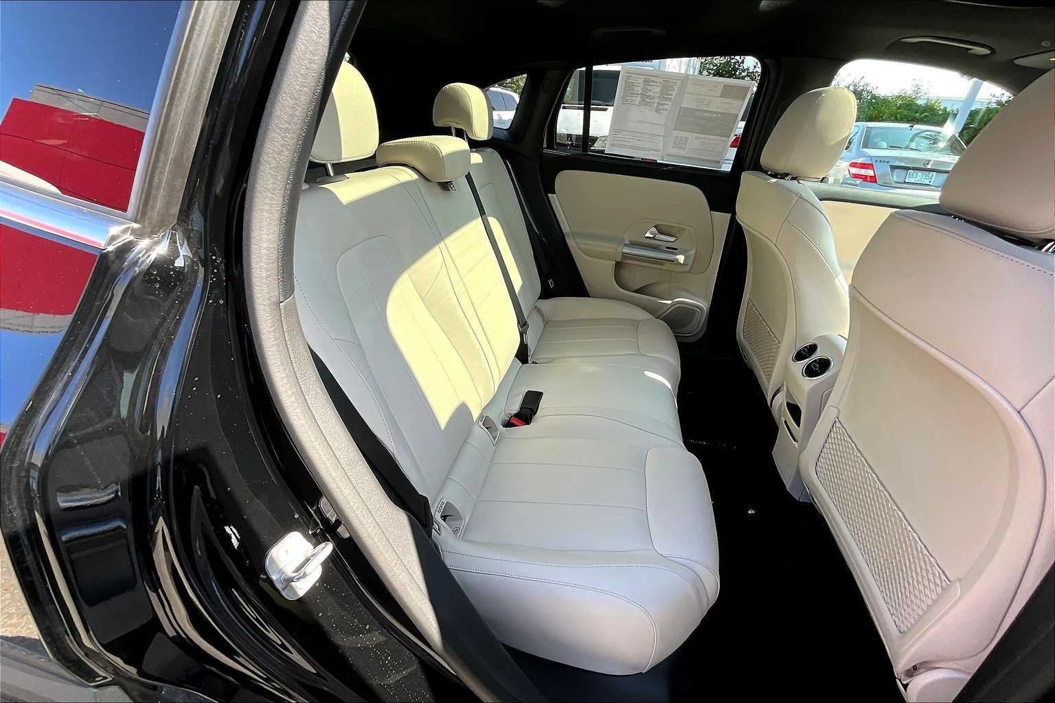 2025 Mercedes Benz GLA 250 4MATIC photo 17