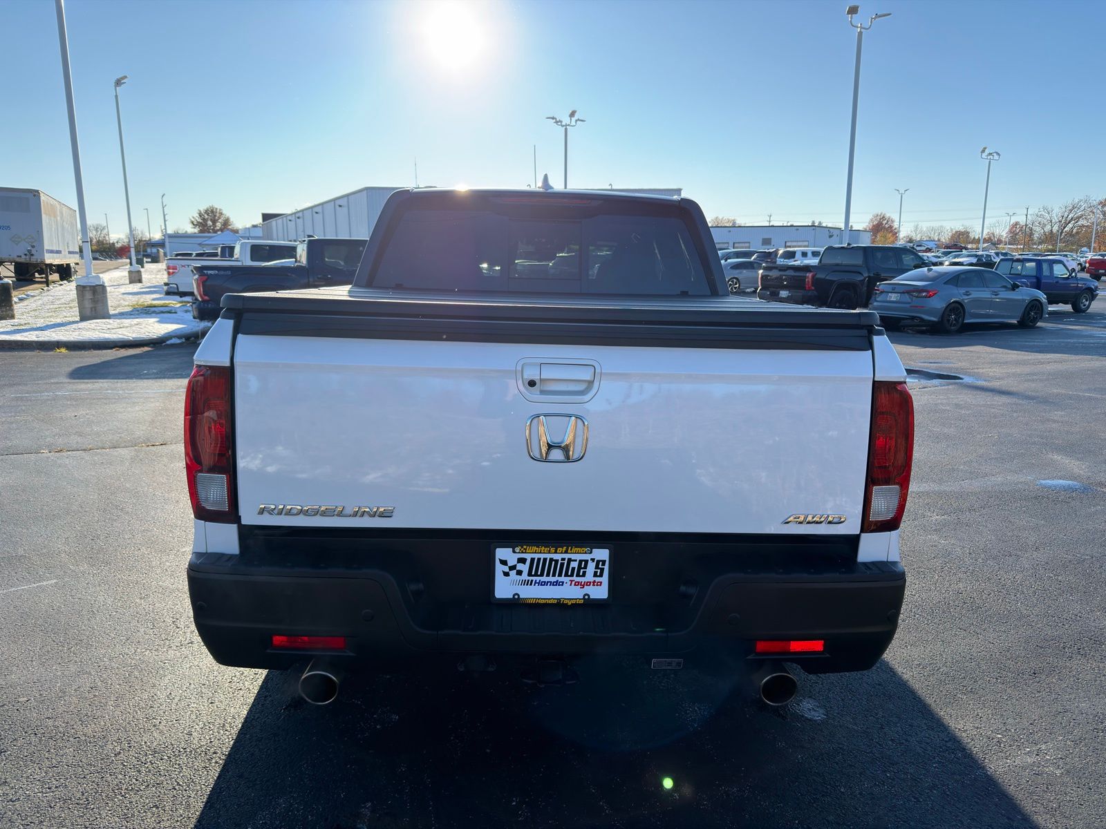 2023 Honda Ridgeline Black Edition photo 3