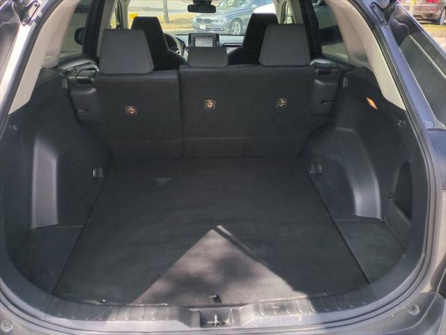 2019 Toyota RAV4 LE photo 11