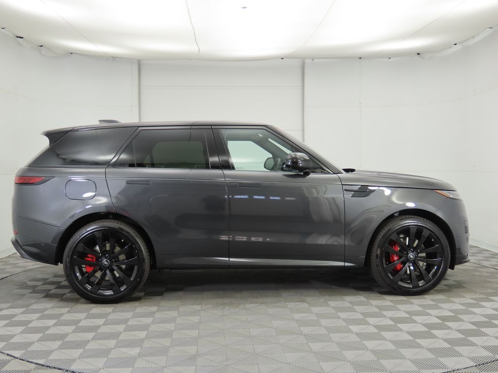 2025 Land Rover Range Rover Sport SE photo 4