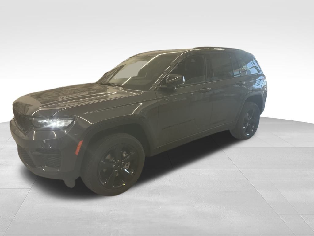 2025 Jeep Grand Cherokee Altitude X photo 2