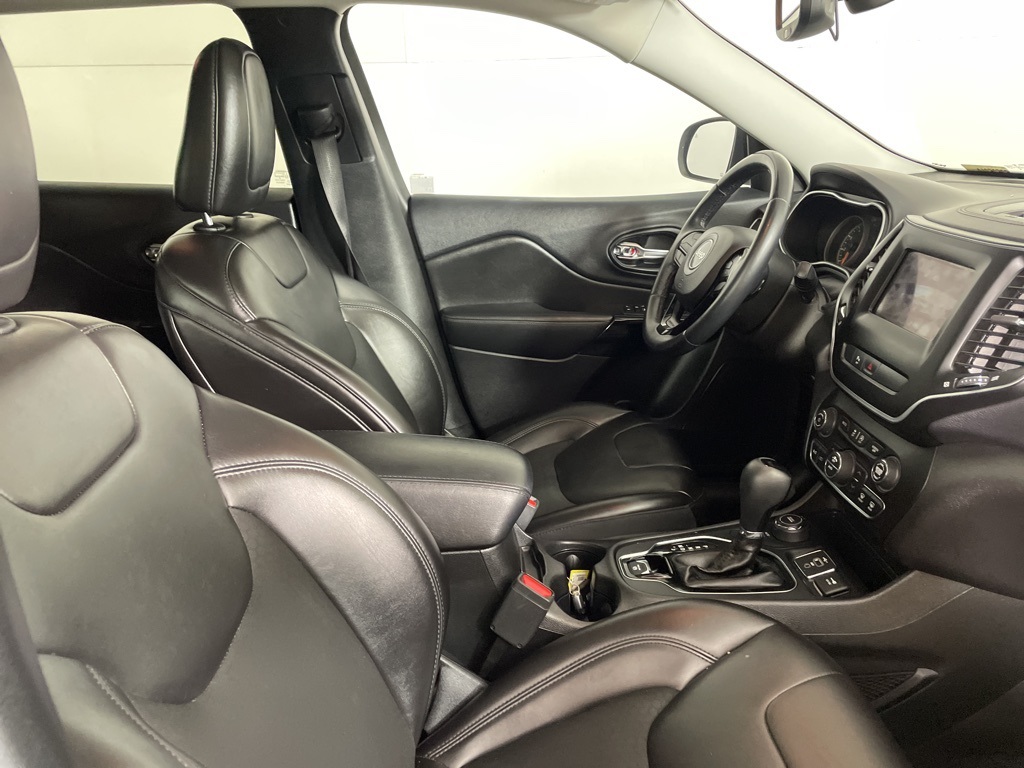 2019 Jeep Cherokee Altitude photo 8