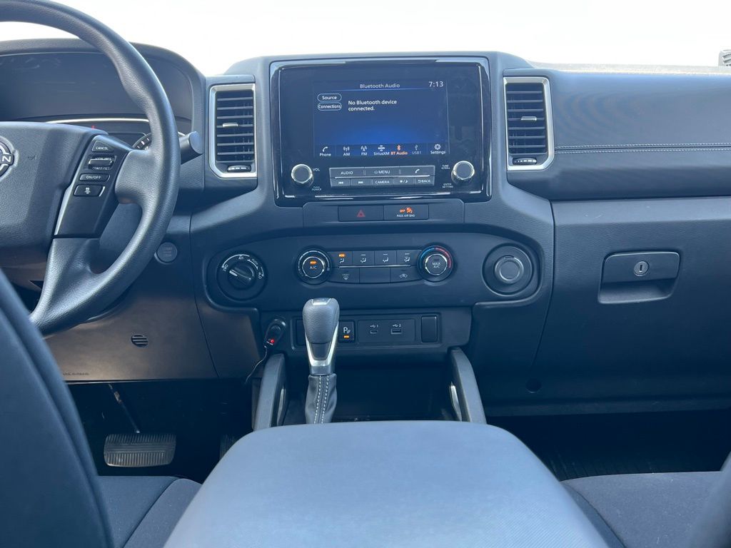 2022 Nissan Frontier SV photo 22
