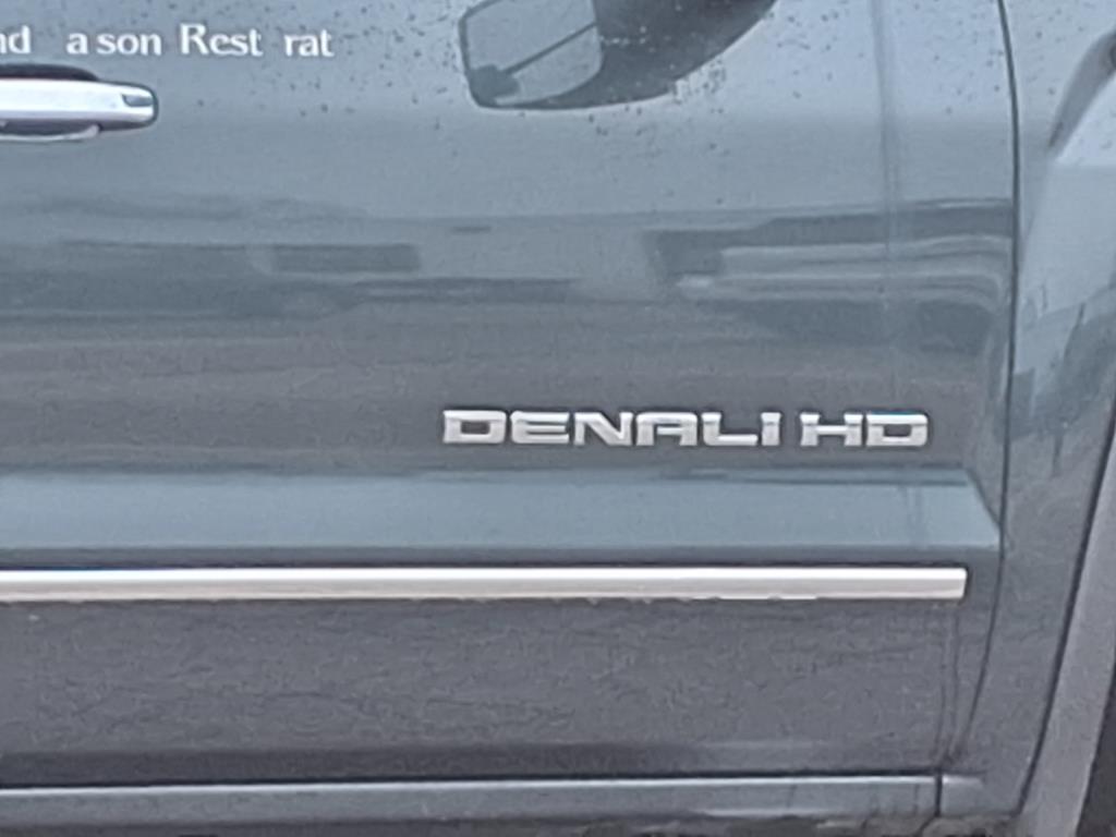 2019 Gmc Sierra 2500 HD Denali photo 10